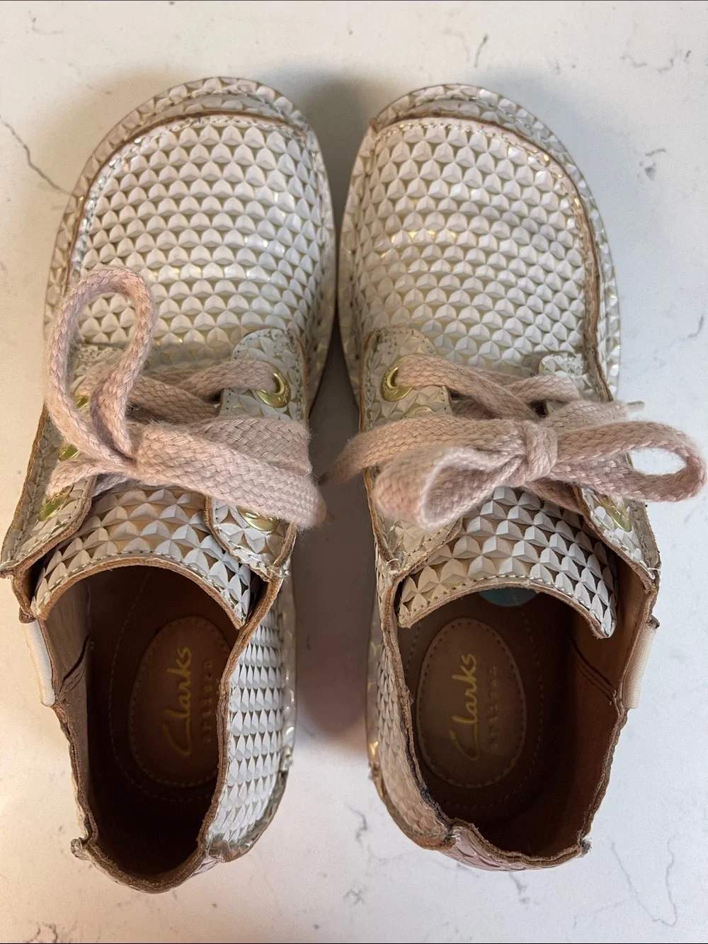 Clarks Funny Dream Women's Oxford Lace Up Size 6 White / Gold